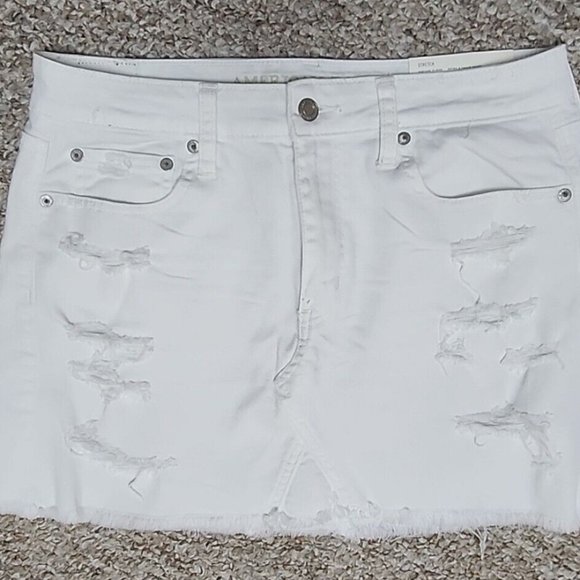 American Eagle Size 8 Denim Mini Skirt Distressed White Women Nwt - Picture 1 of 6